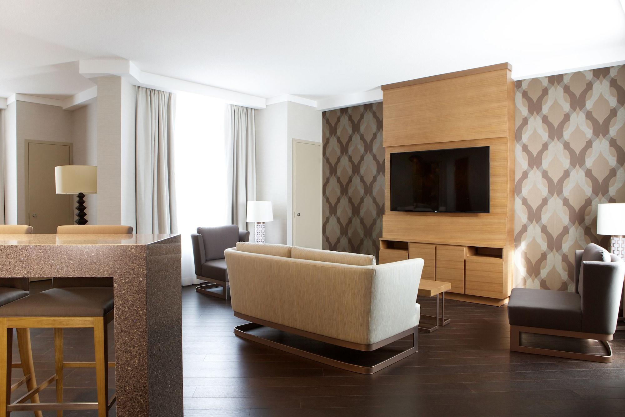 Grey Eagle Resort Калґарі Екстер'єр фото