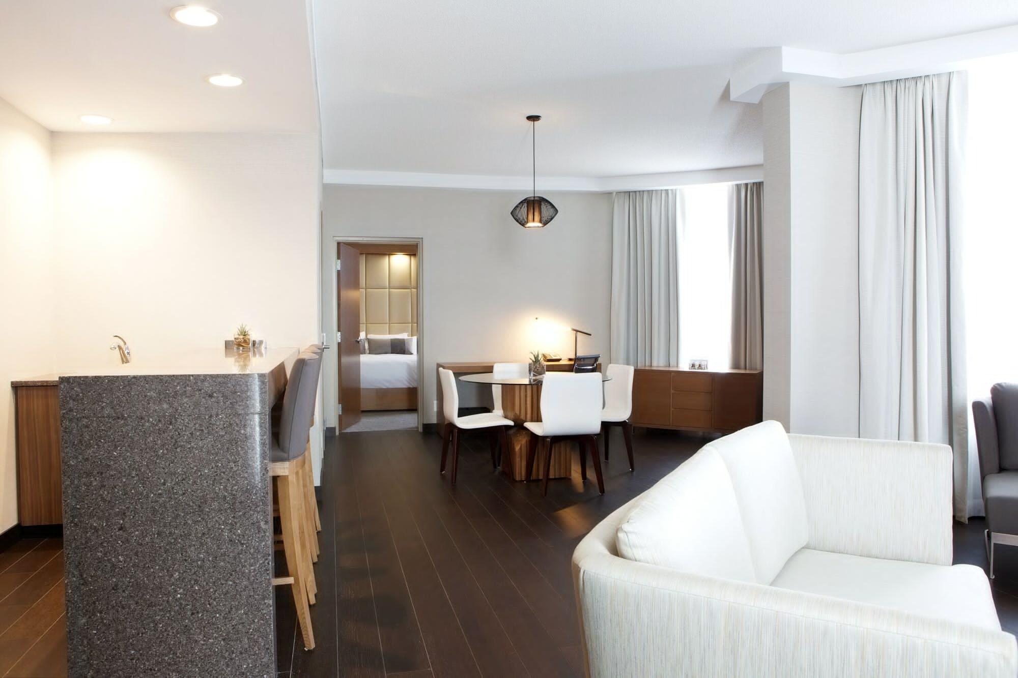 Grey Eagle Resort Калґарі Екстер'єр фото